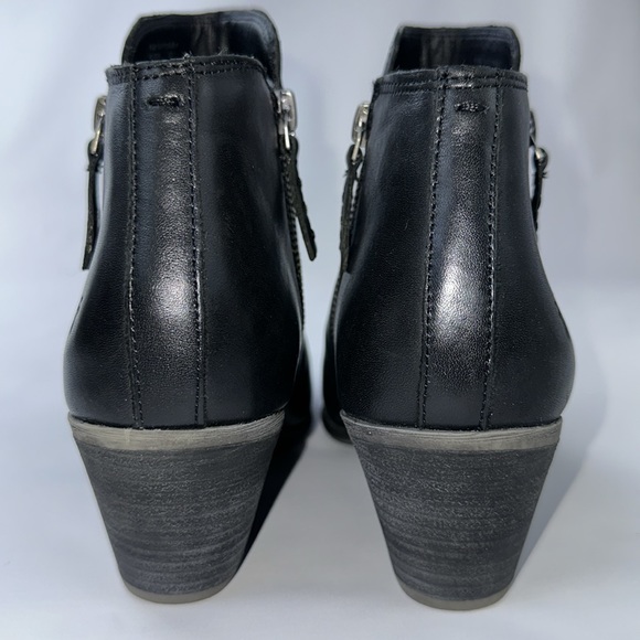 Frye Leather Bootie. Black. Working Zipper on Both Sides of Boot. Sz 9.5. - Picture 14 of 16